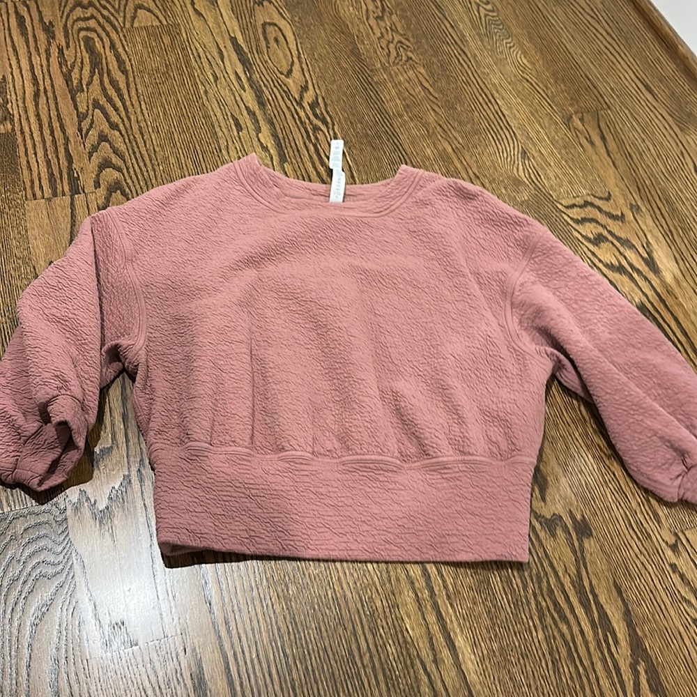 Lululemon textured crewneck pullover (size 6)